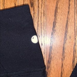 2 pairs of yogalicious leggings